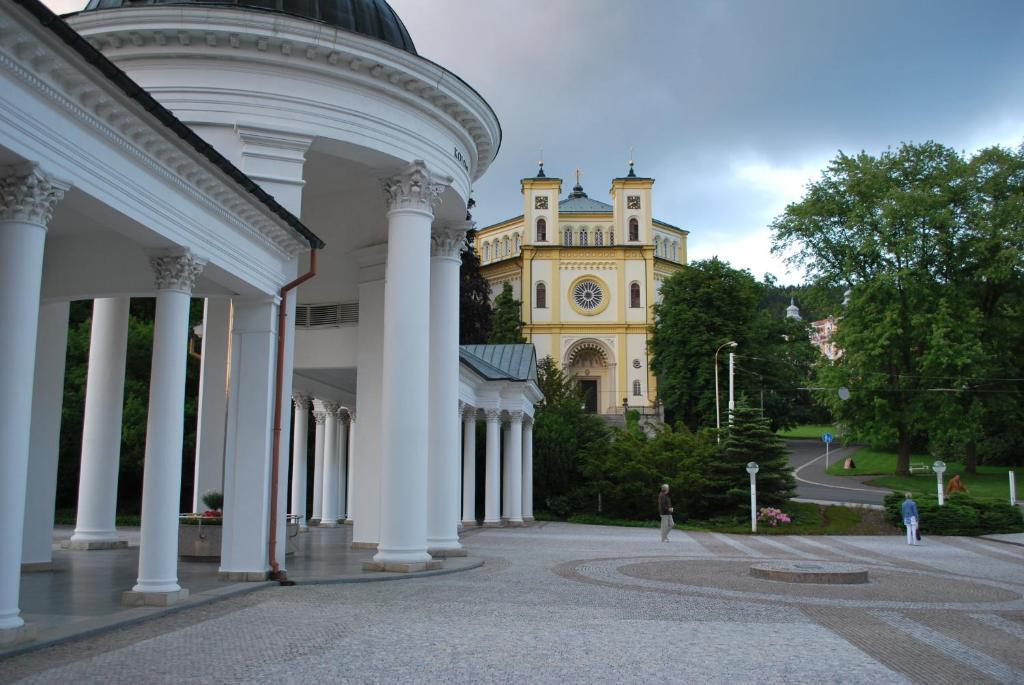 Mariánské Lázně Hostel Foster מראה חיצוני תמונה