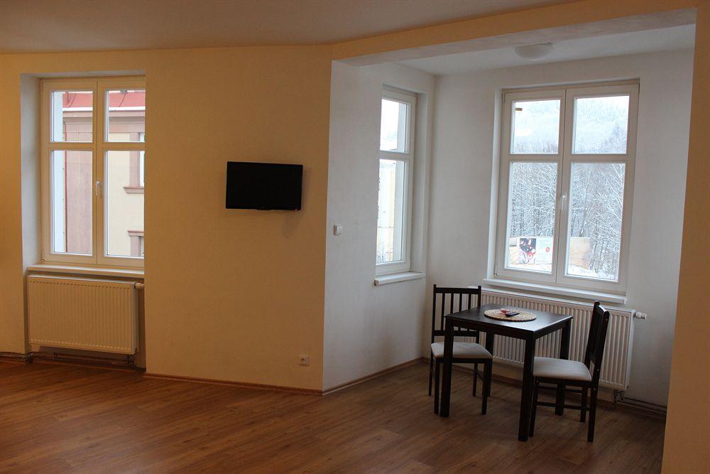 Mariánské Lázně Hostel Foster מראה חיצוני תמונה