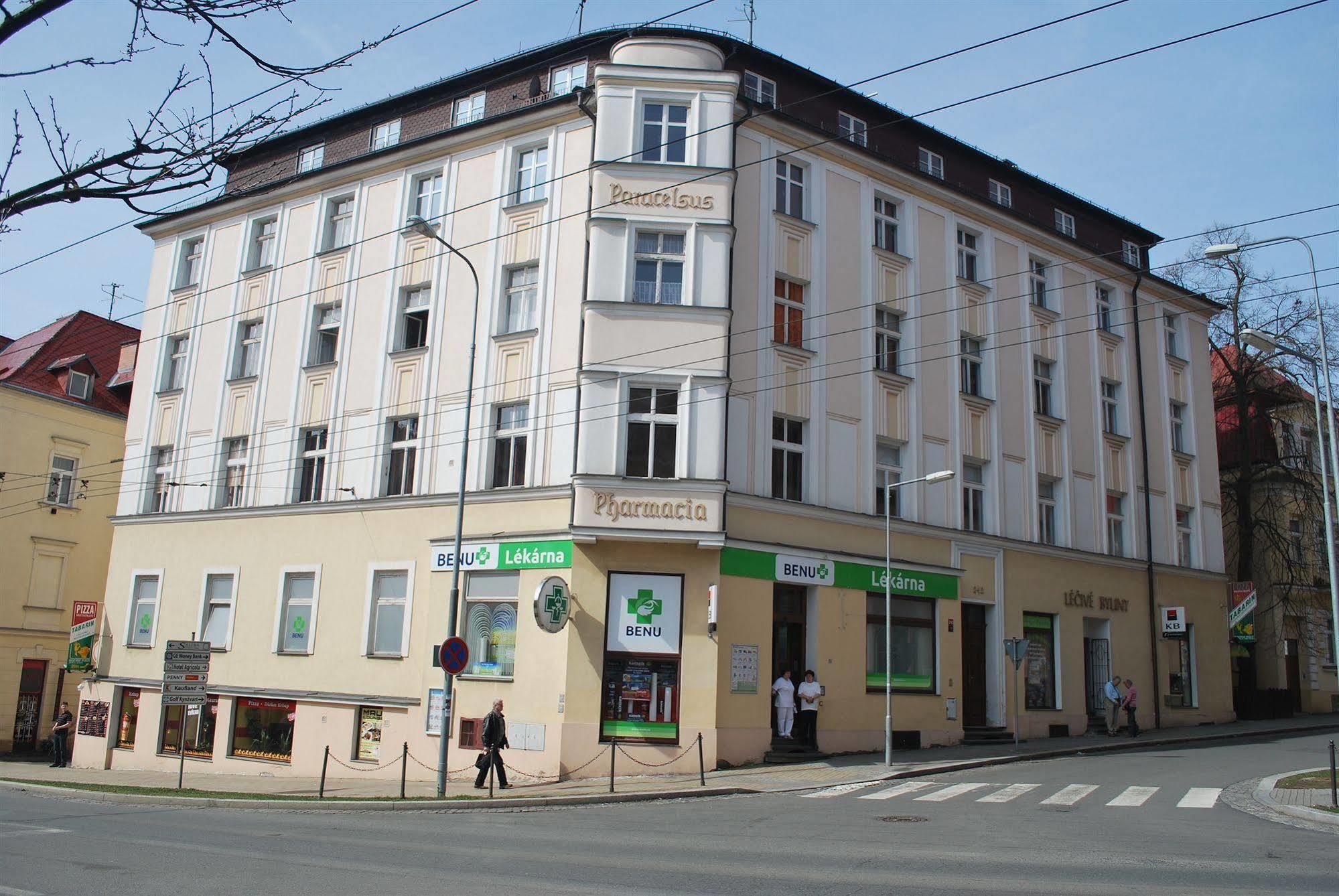 Mariánské Lázně Hostel Foster מראה חיצוני תמונה