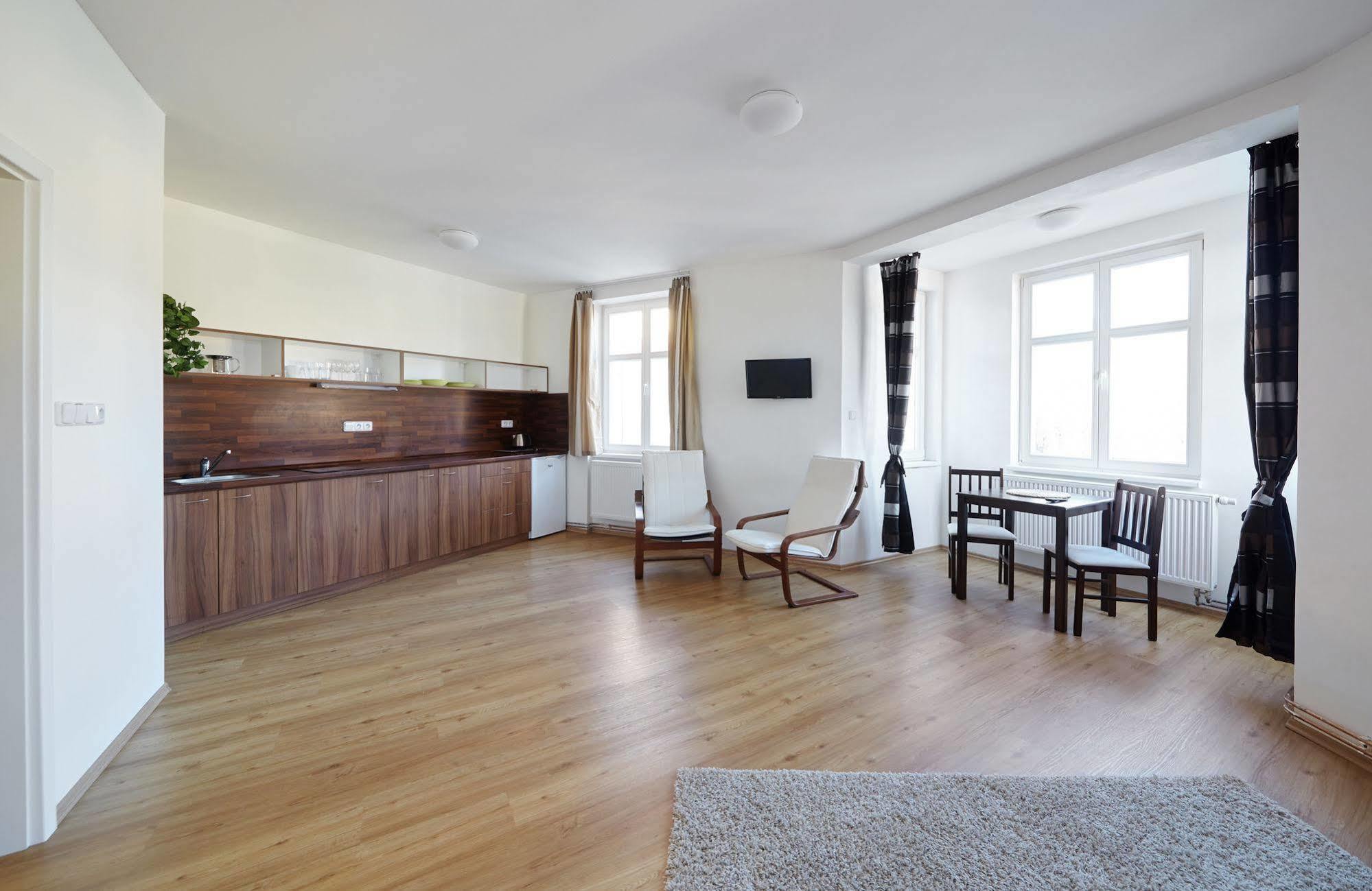 Mariánské Lázně Hostel Foster מראה חיצוני תמונה