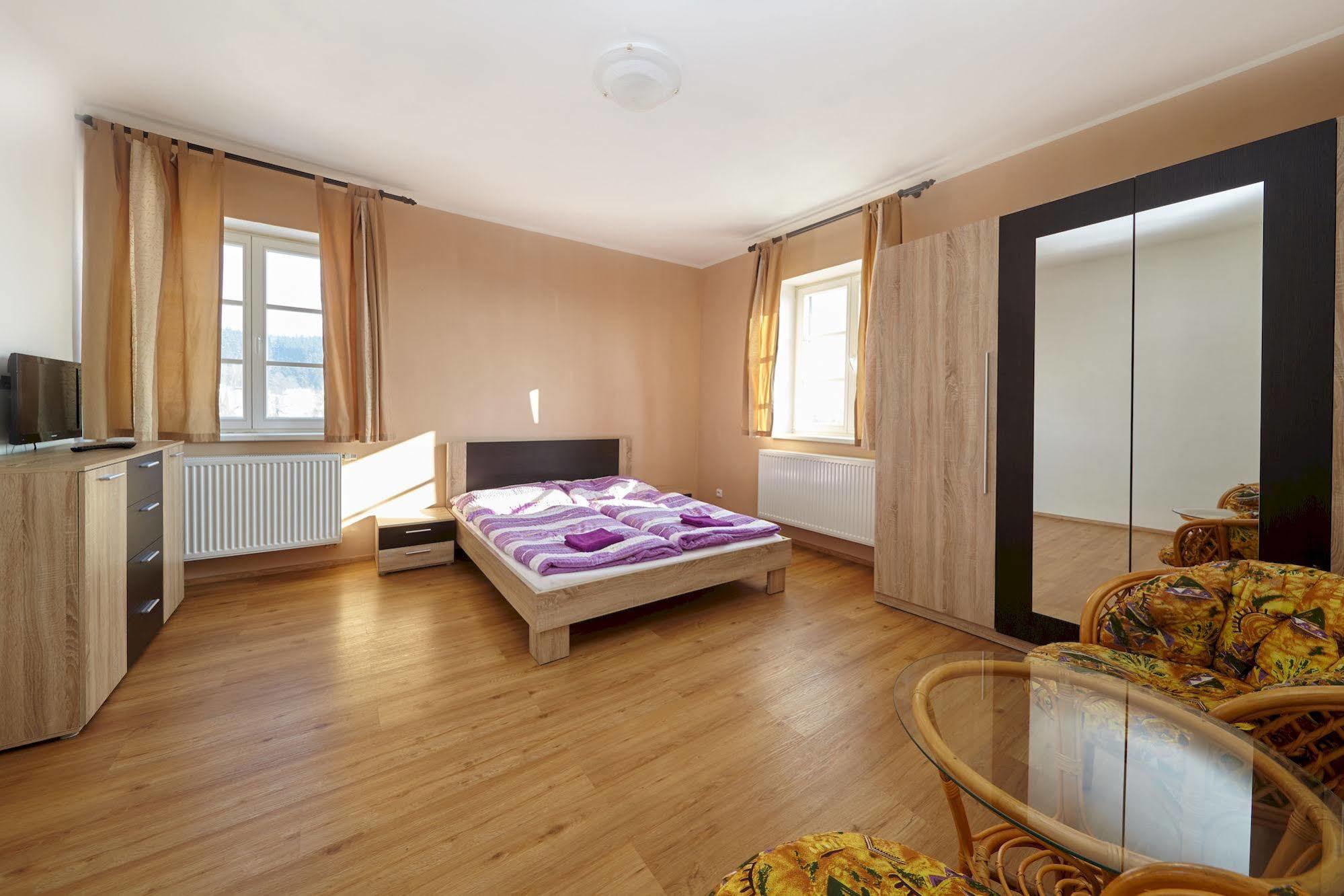 Mariánské Lázně Hostel Foster מראה חיצוני תמונה
